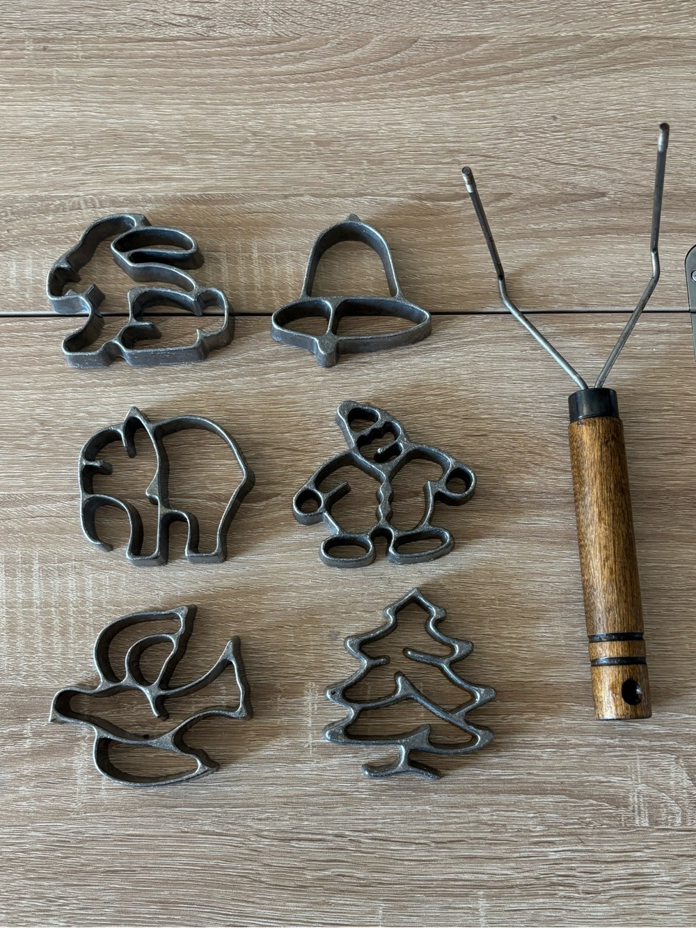 Vintage Rosette Cookie Iron Set -  6 Holiday & Animal Molds